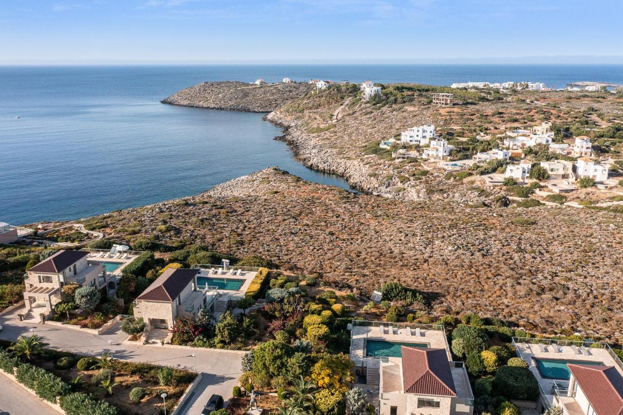 Magnifique Villa Avec Piscine Au Bord De Mer Chorafakia Екстериор снимка